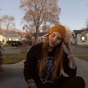 Meet your Posher, Mickenzie